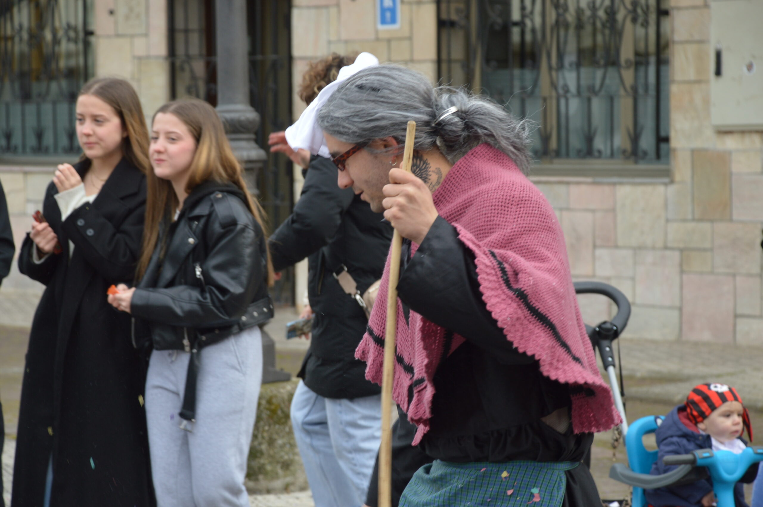 FOTOS | Camponaraya se llena en Carnaval de astronautas, DJs, monjas, navajas suizas y una multitud de disfraces 65