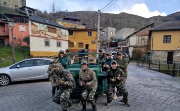 El Carnaval saca a la calle a los vecinos de Villanueva de Valdueza 111