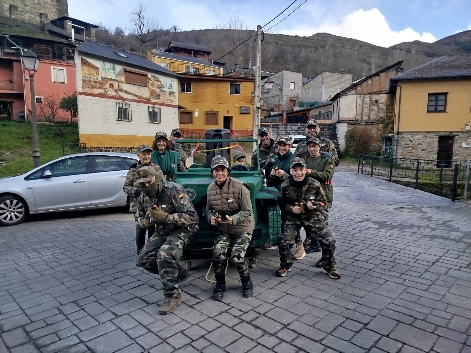 El Carnaval saca a la calle a los vecinos de Villanueva de Valdueza 1