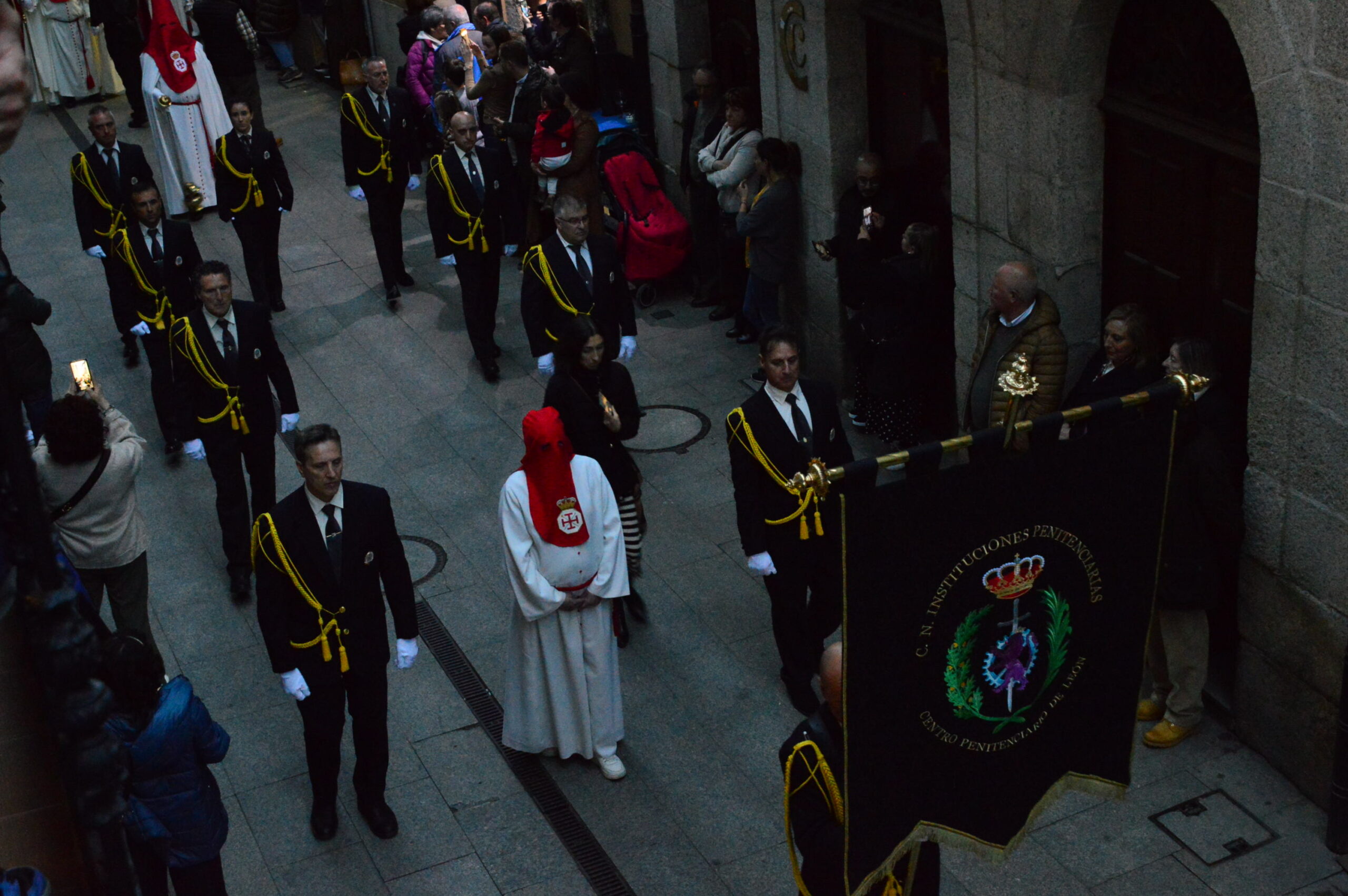 Procesión de La Santa Cena en Ponferrada 2025 y gracia del indulto de un preso 11