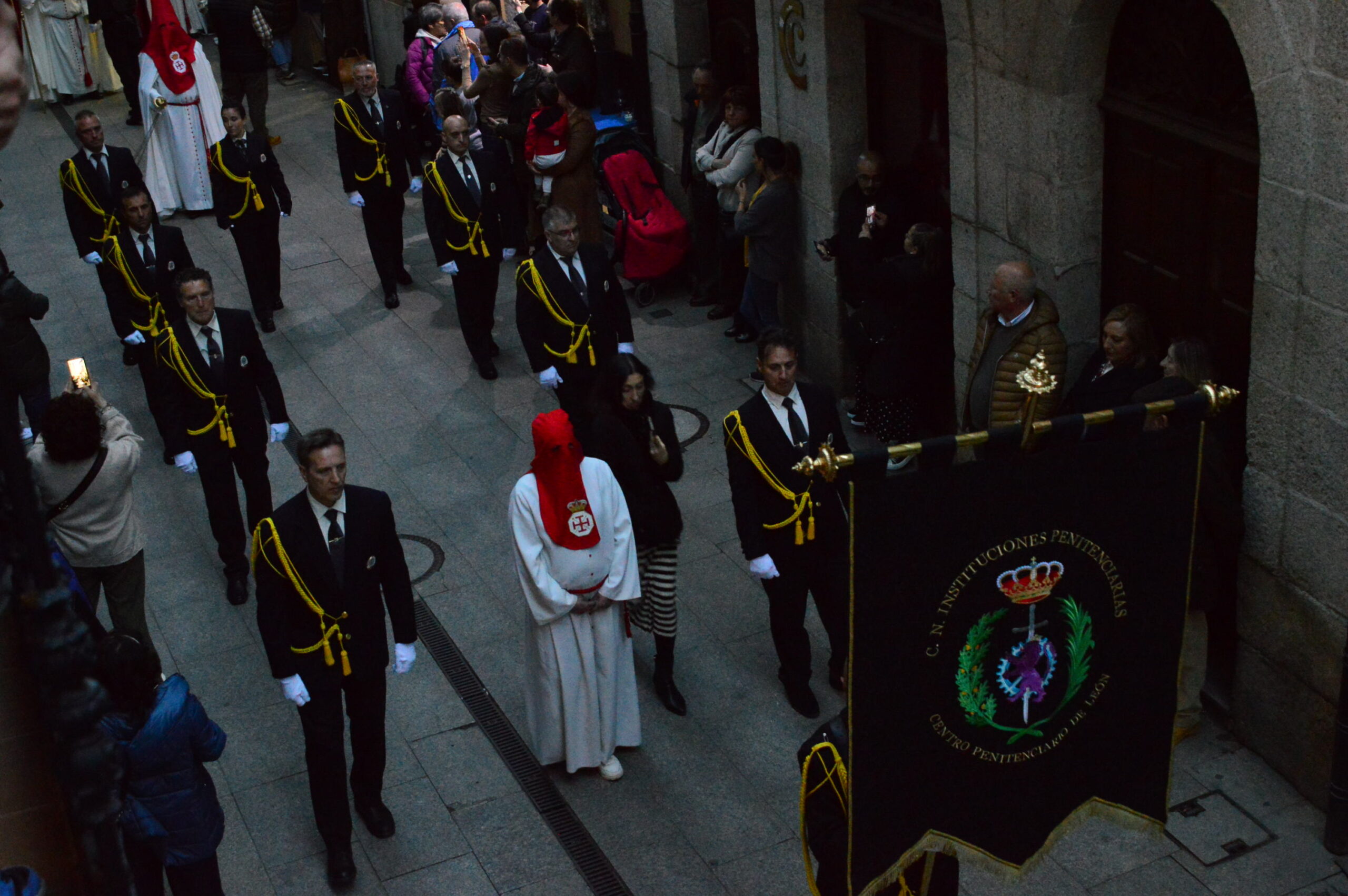 Procesión de La Santa Cena en Ponferrada 2025 y gracia del indulto de un preso 10
