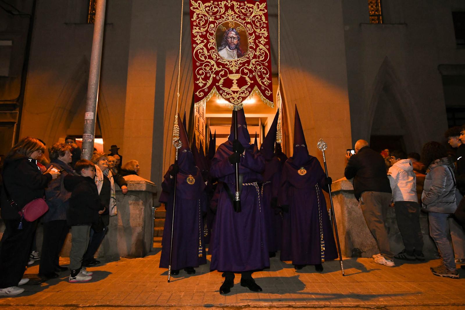 El frío nocturno no impidió una emotiva procesión de Jesús del Amor más Grande en Ponferrada 8 El frío nocturno no impidió una emotiva procesión de Jesús del Amor más Grande en Ponferrada 8