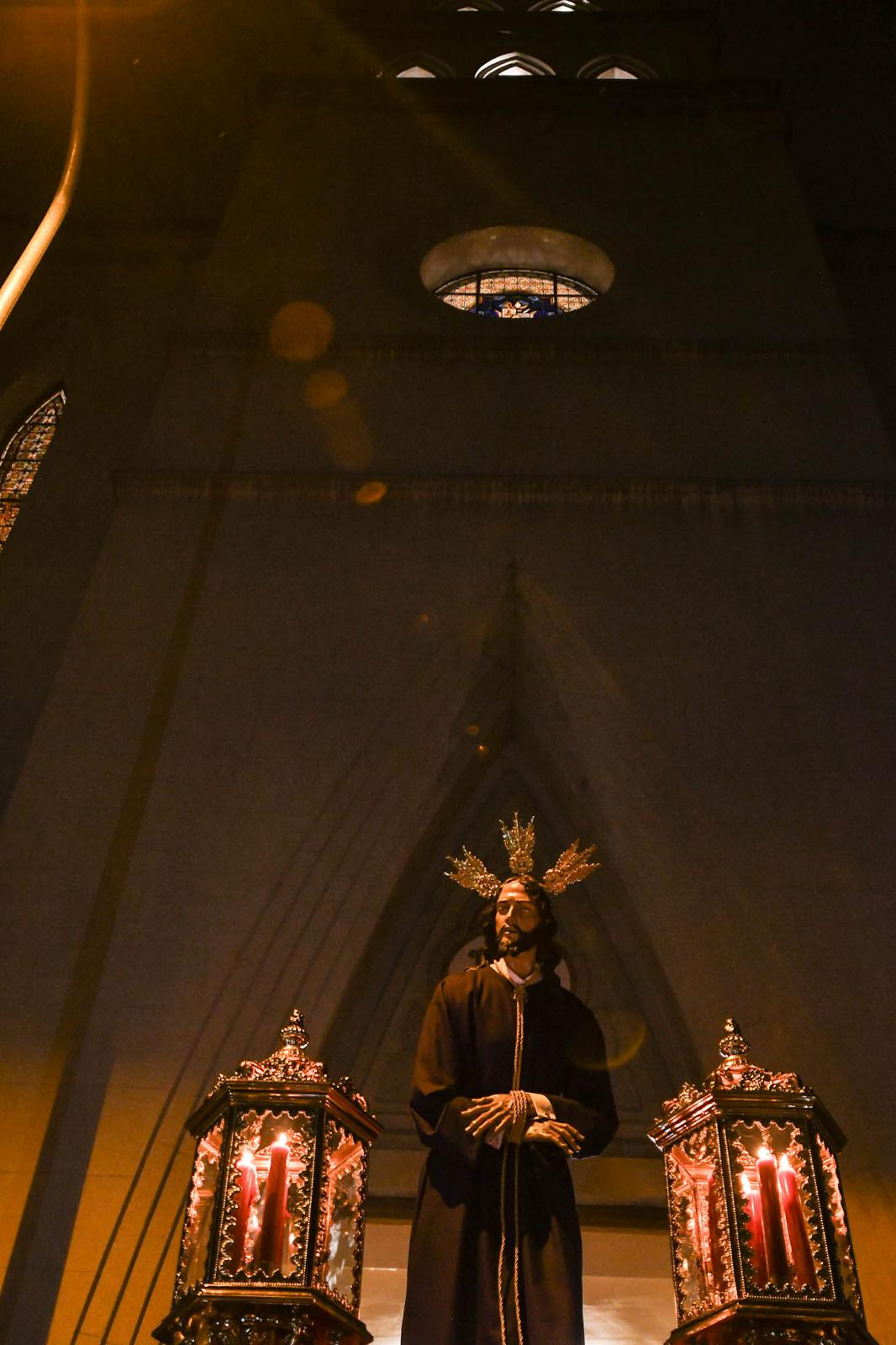 El frío nocturno no impidió una emotiva procesión de Jesús del Amor más Grande en Ponferrada 6 El frío nocturno no impidió una emotiva procesión de Jesús del Amor más Grande en Ponferrada 6