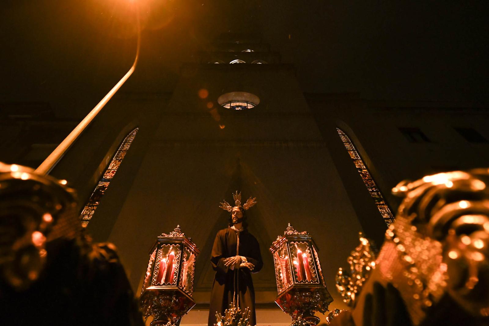 El frío nocturno no impidió una emotiva procesión de Jesús del Amor más Grande en Ponferrada 5 El frío nocturno no impidió una emotiva procesión de Jesús del Amor más Grande en Ponferrada 5