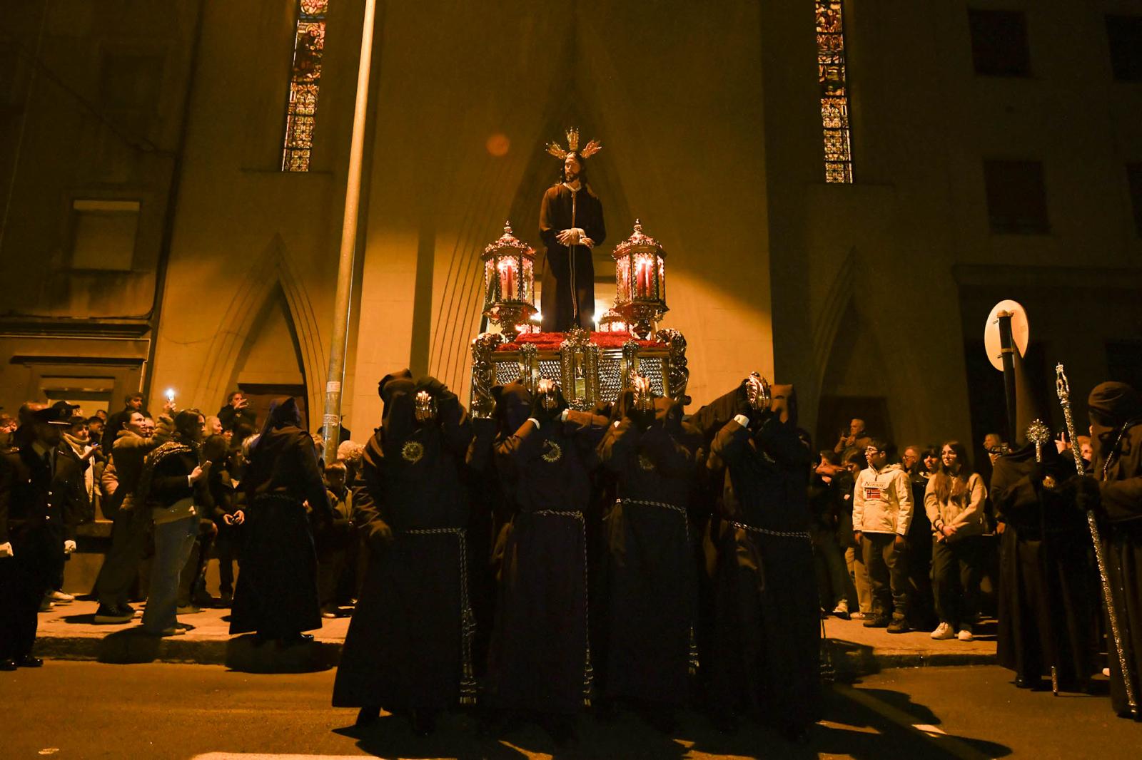 El frío nocturno no impidió una emotiva procesión de Jesús del Amor más Grande en Ponferrada 25 El frío nocturno no impidió una emotiva procesión de Jesús del Amor más Grande en Ponferrada 25