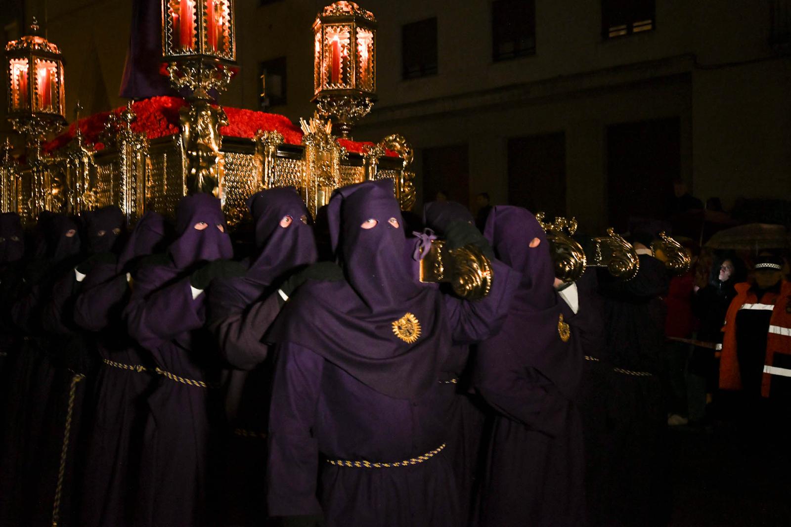 El frío nocturno no impidió una emotiva procesión de Jesús del Amor más Grande en Ponferrada 18 El frío nocturno no impidió una emotiva procesión de Jesús del Amor más Grande en Ponferrada 18