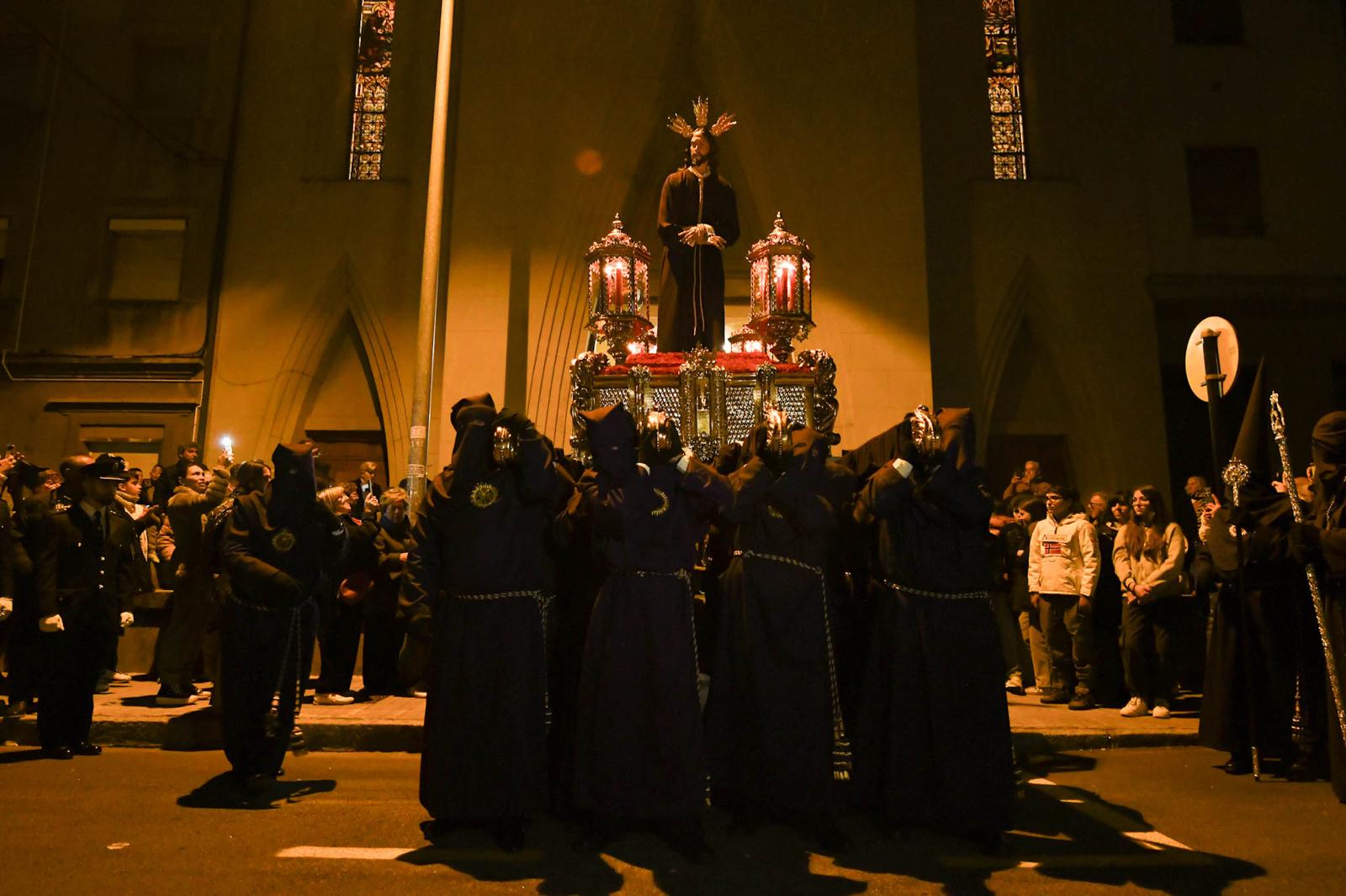 El frío nocturno no impidió una emotiva procesión de Jesús del Amor más Grande en Ponferrada 16 El frío nocturno no impidió una emotiva procesión de Jesús del Amor más Grande en Ponferrada 16