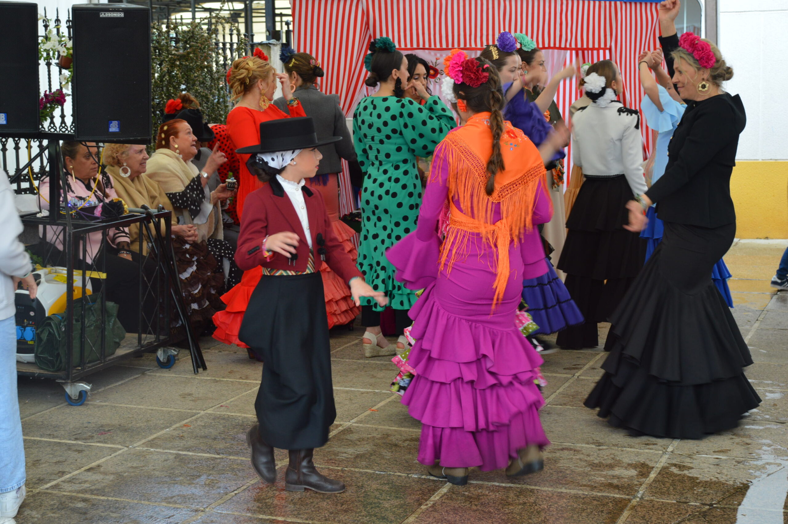 Las sevillanas y la exhibición de saltos luchan con la climatología en la Feria del Caballo de Camponaraya 22