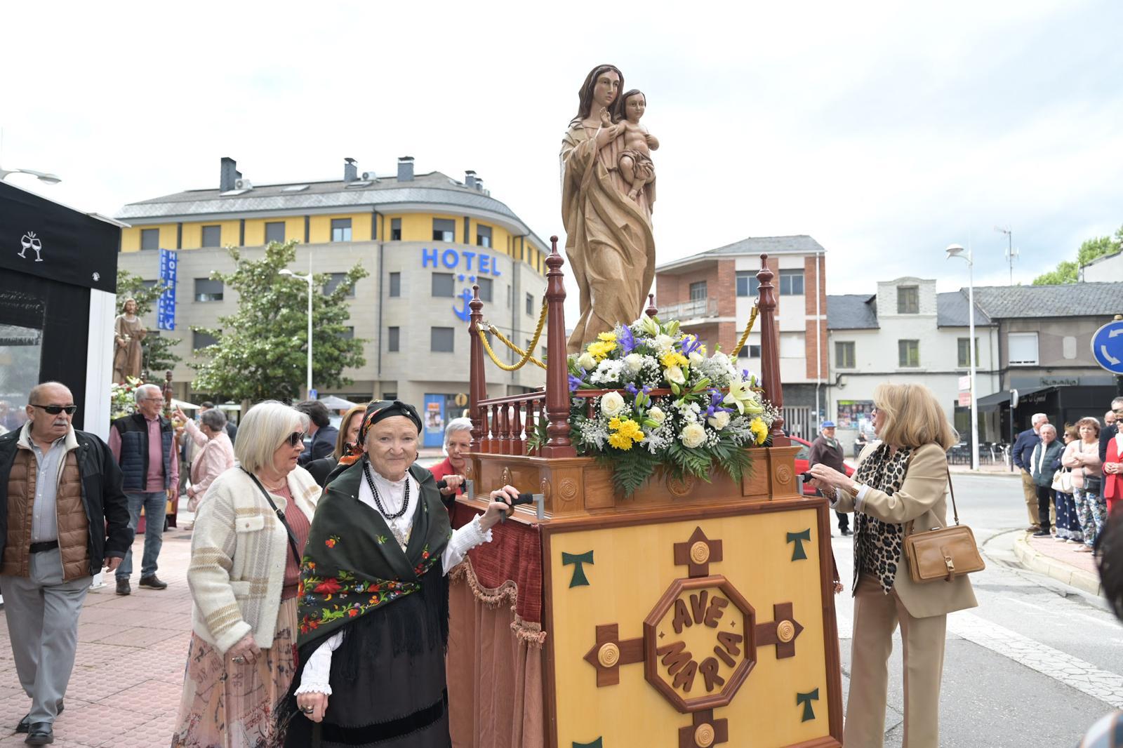 Cuatrovientos celebra la procesión en honor a su patrón, San José Obrero 1 Cuatrovientos celebra la procesión en honor a su patrón, San José Obrero 1