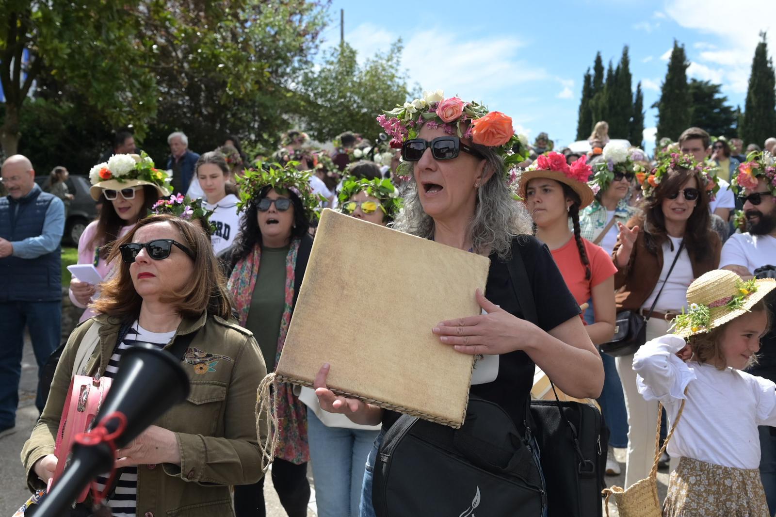 Villafranca del Bierzo revive su tradición ancestral con los Maios en una festividad llena de color y simbolismo 6 Villafranca del Bierzo revive su tradición ancestral con los Maios en una festividad llena de color y simbolismo 6