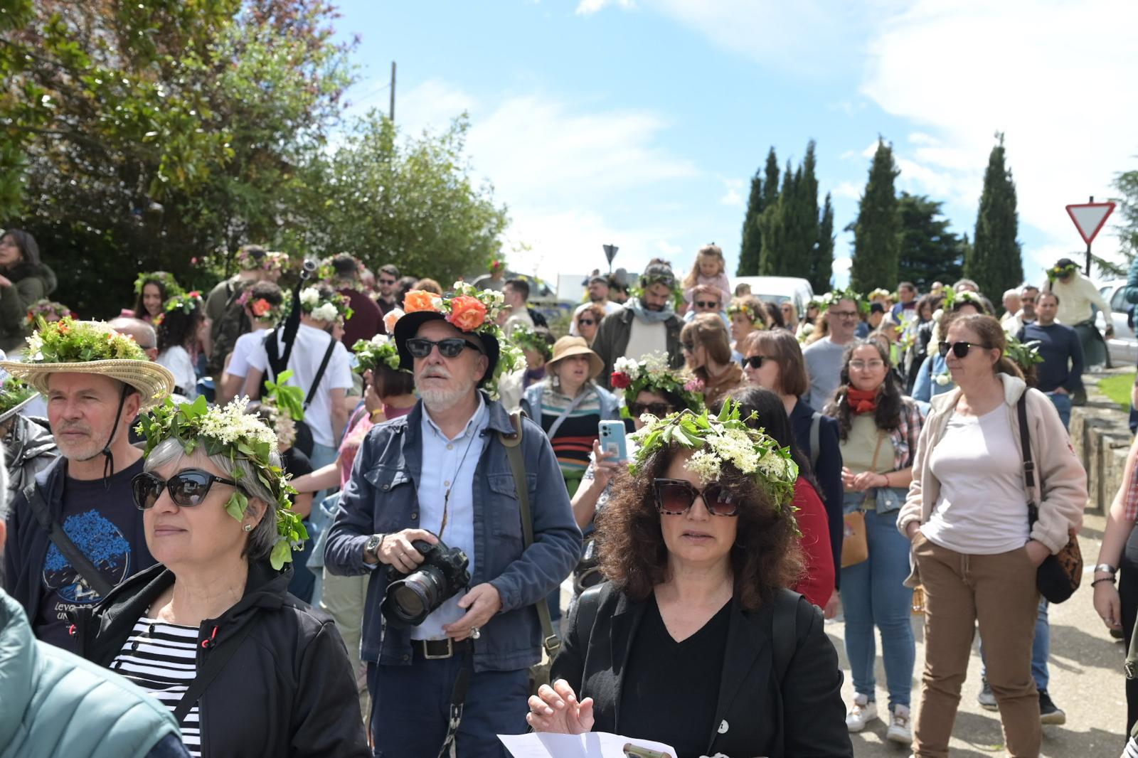 Villafranca del Bierzo revive su tradición ancestral con los Maios en una festividad llena de color y simbolismo 7 Villafranca del Bierzo revive su tradición ancestral con los Maios en una festividad llena de color y simbolismo 7