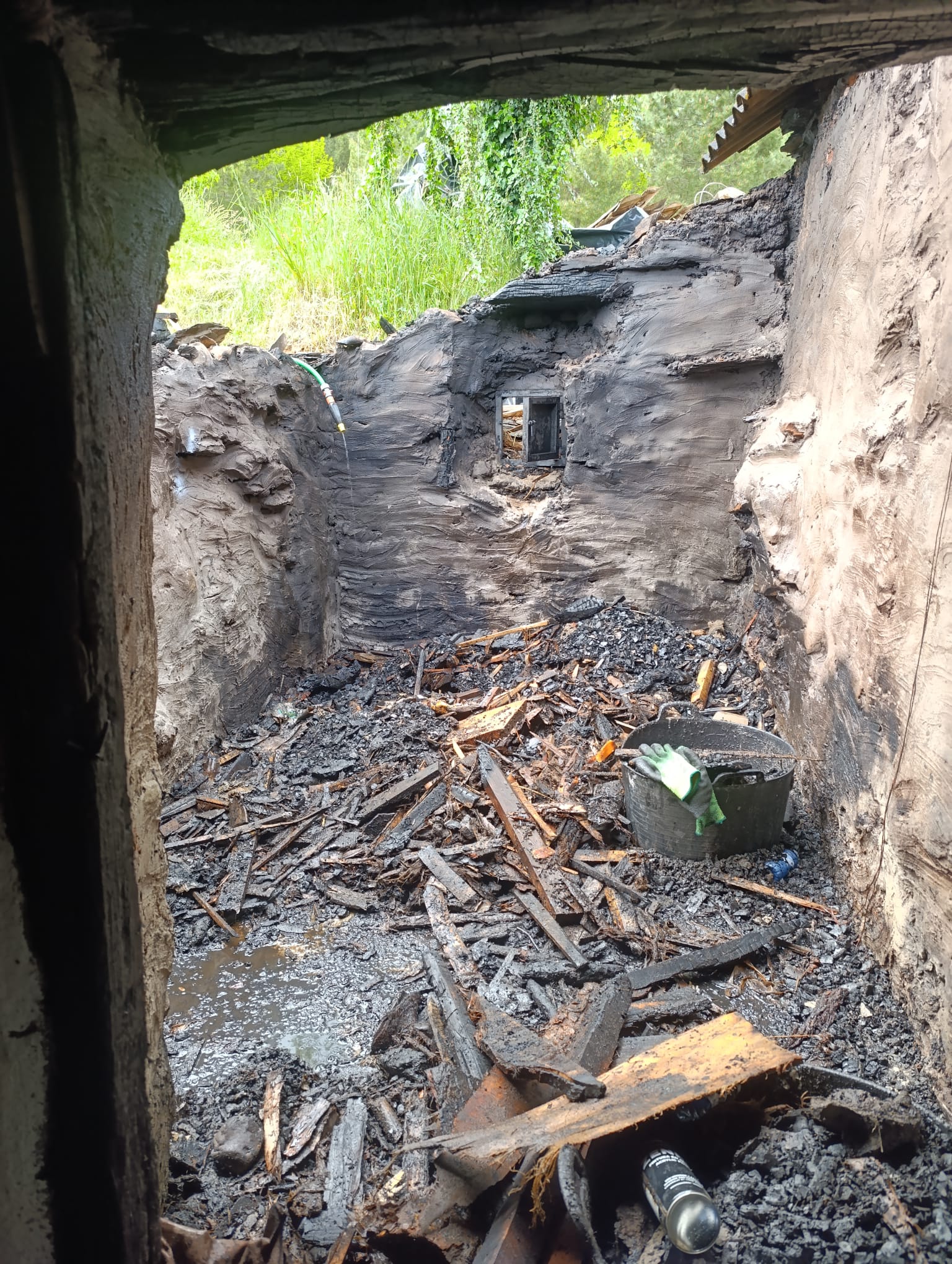 Incendio en instalaciones de la empresa Vallelongo en El Bierzo: Sin heridos pero con daños materiales 3 Incendio en instalaciones de la empresa Vallelongo en El Bierzo: Sin heridos pero con daños materiales 3