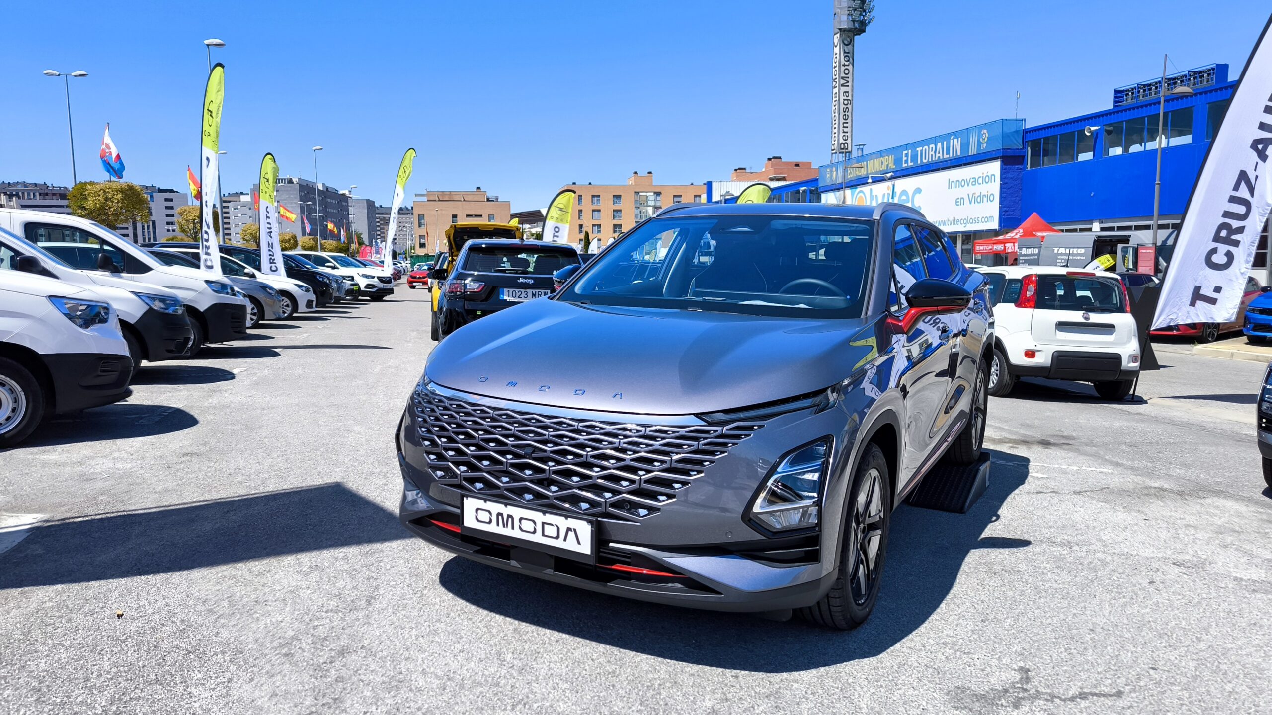 Abre Expocasión 2025 en el aparcamiento de El Toralín con la mayor oferta de vehículos 24