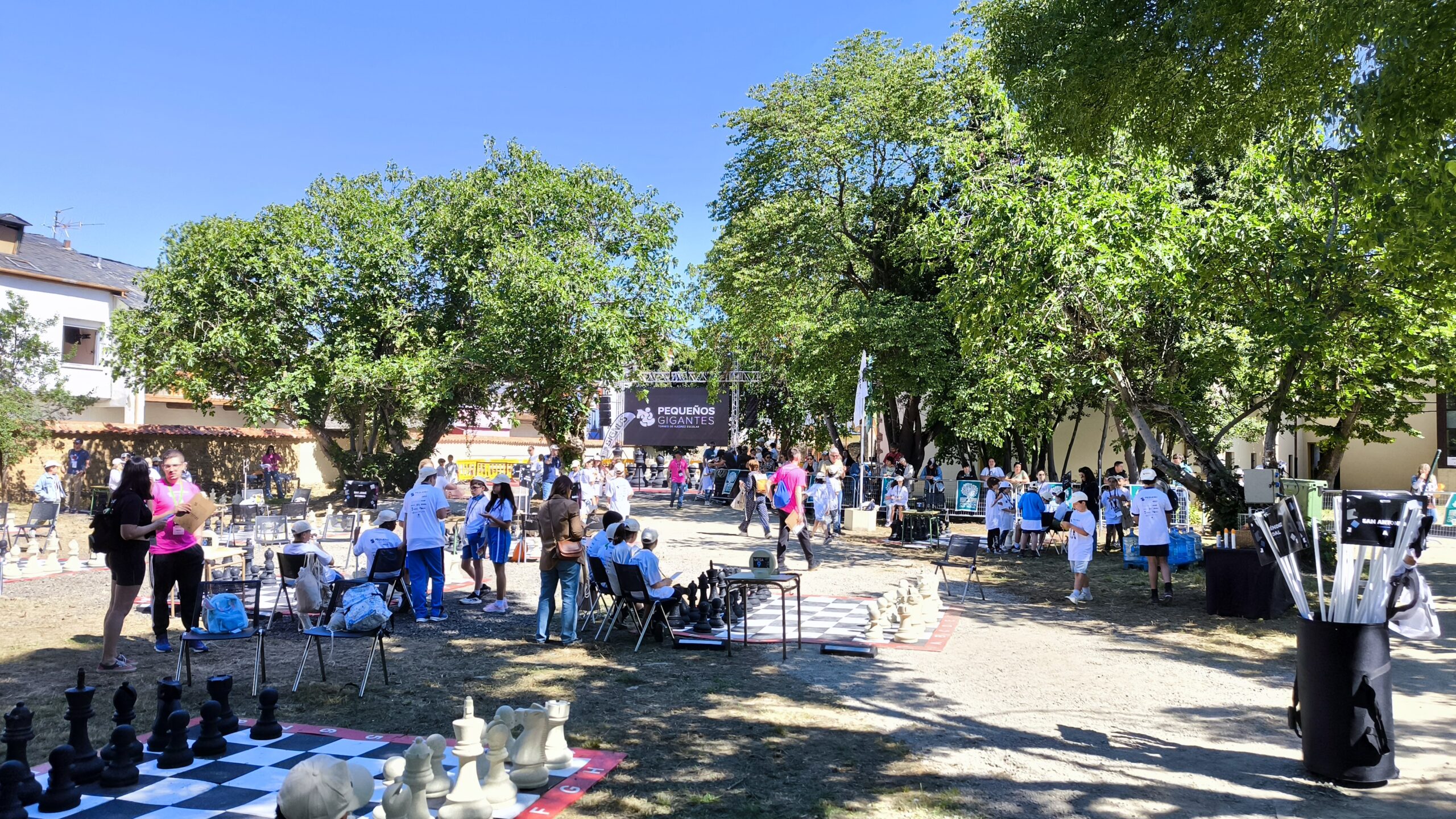 los Colegios del Bierzo se divierten participando en los "Pequeños Gigantes" de Camponaraya 3