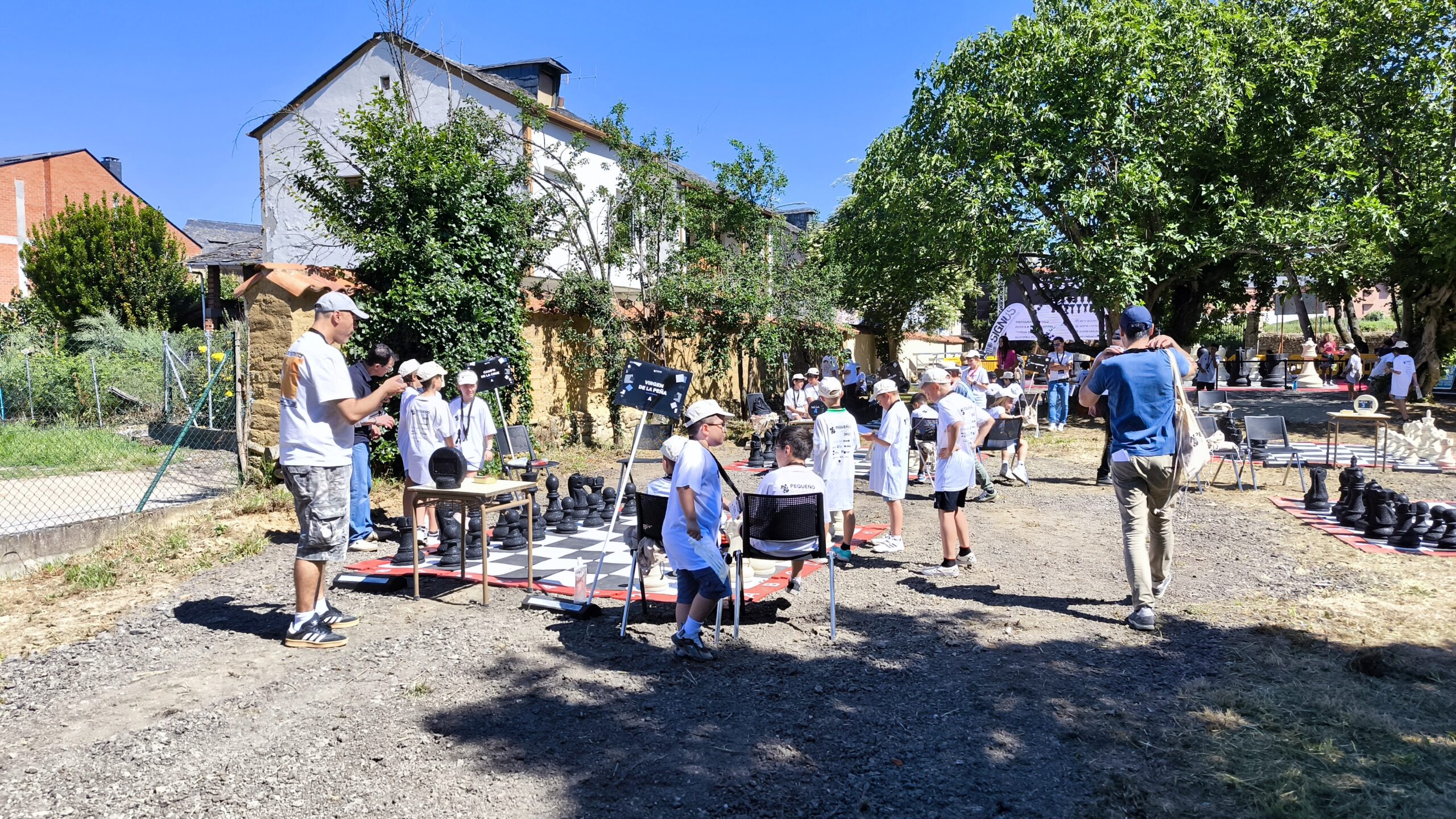 los Colegios del Bierzo se divierten participando en los "Pequeños Gigantes" de Camponaraya 4