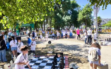 los Colegios del Bierzo se divierten participando en los "Pequeños Gigantes" de Camponaraya 2