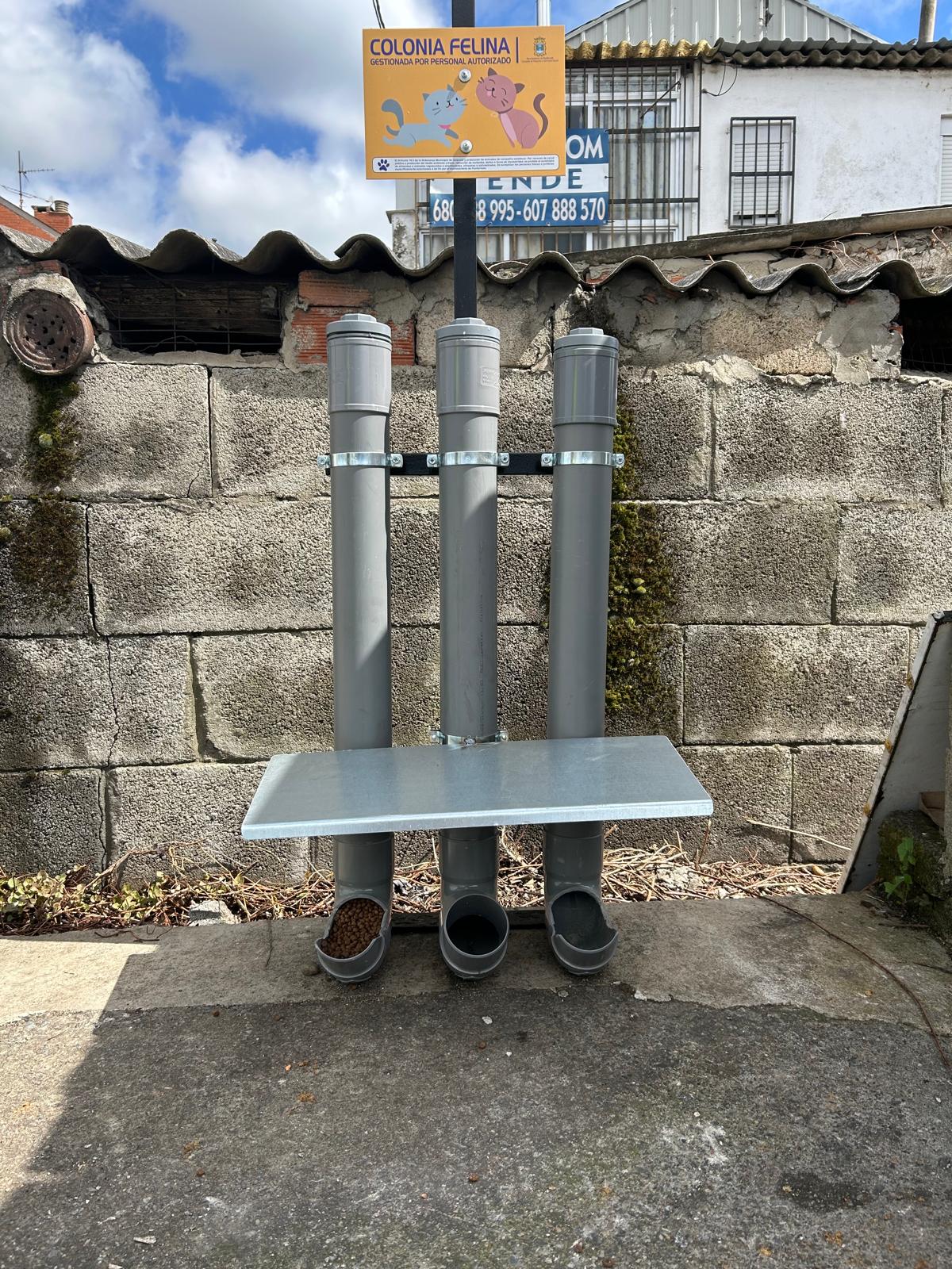 Ponferrada instala tolvas de alimentación en colonias felinas para mejorar su cuidado e higiene 2 Ponferrada instala tolvas de alimentación en colonias felinas para mejorar su cuidado e higiene 2