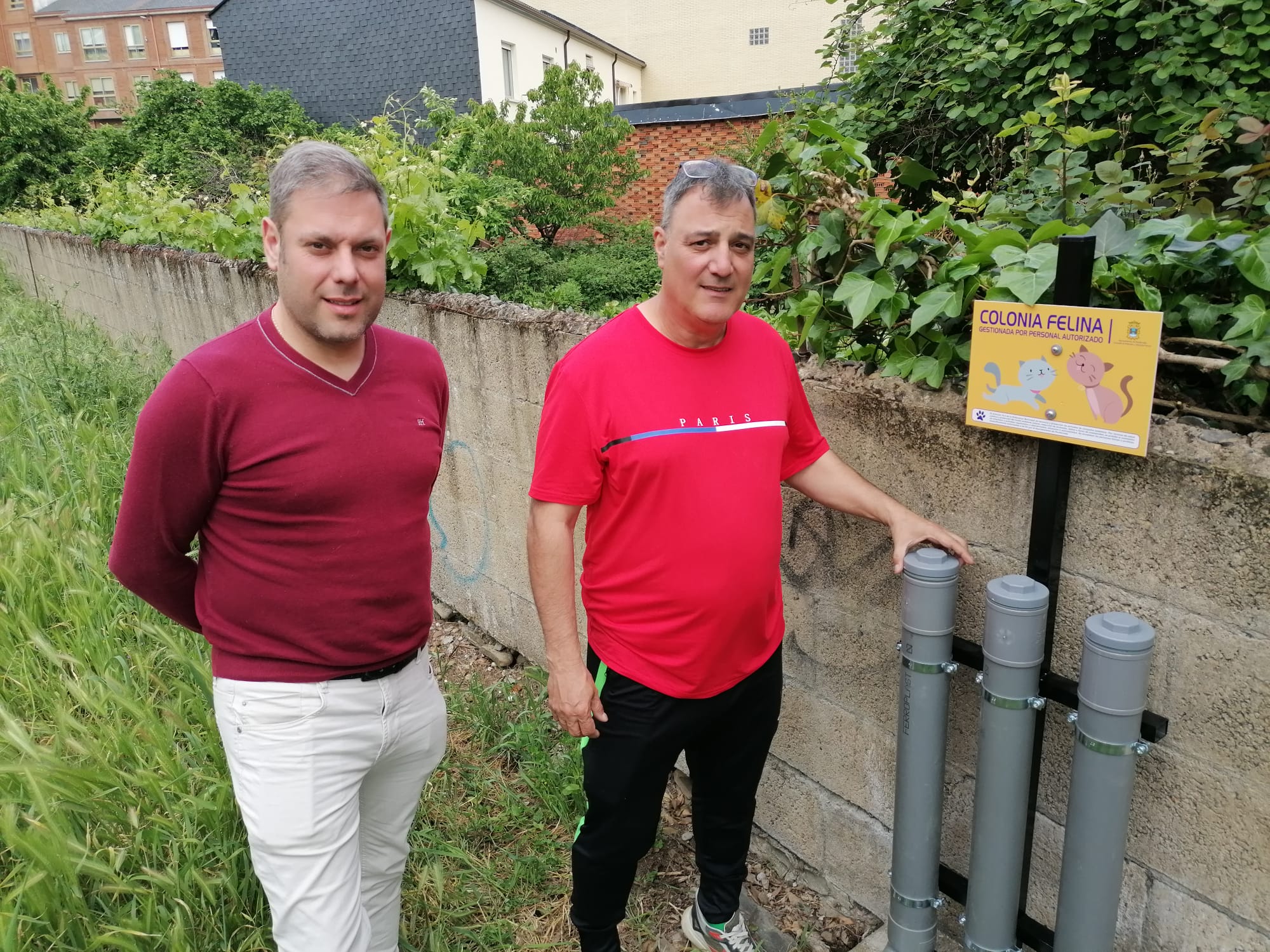 Ponferrada instala tolvas de alimentación en colonias felinas para mejorar su cuidado e higiene 1