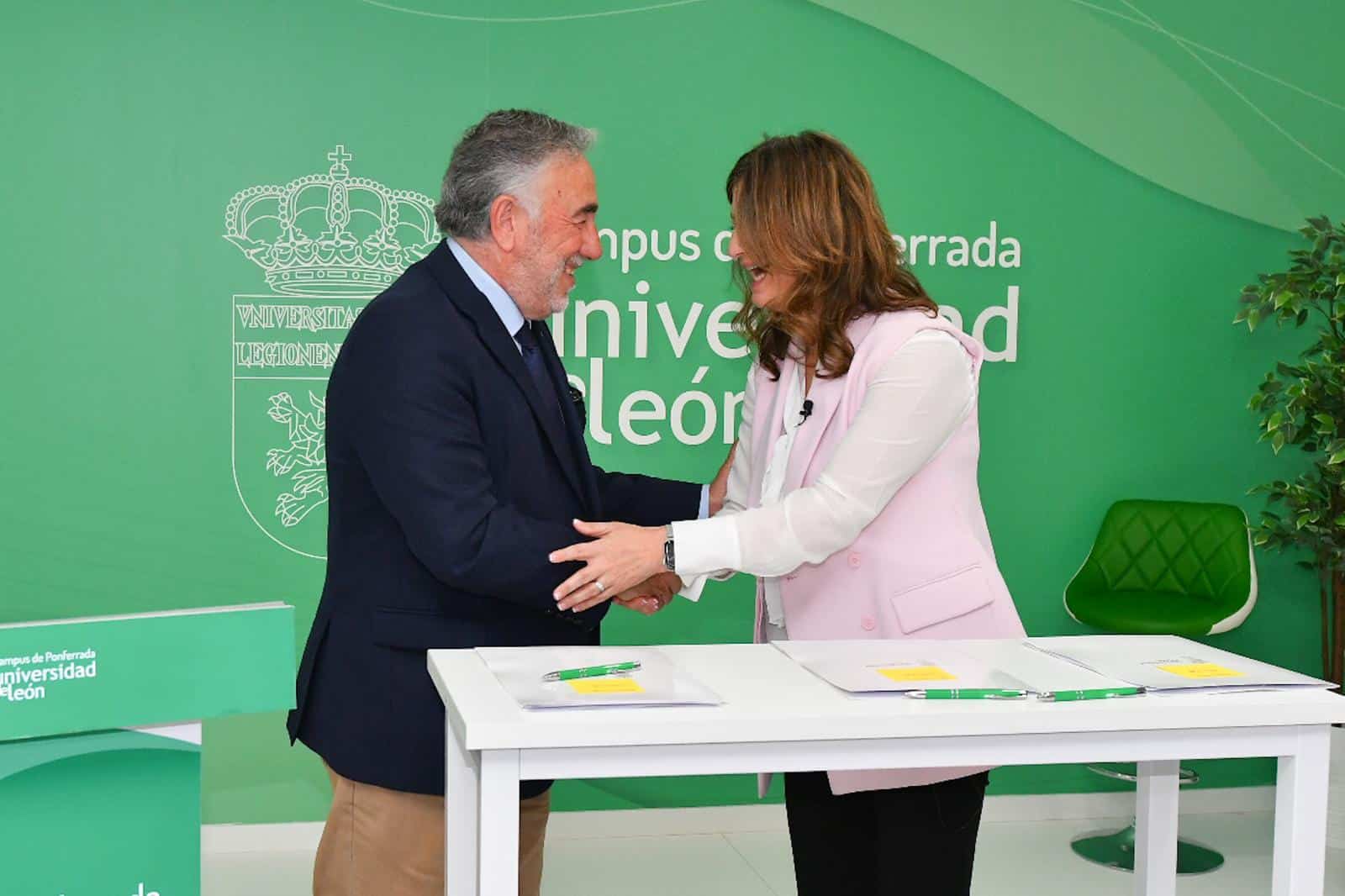 La Universidad de León y la SD Ponferradina firman una alianza pionera en investigación, formación y salud deportiva 1