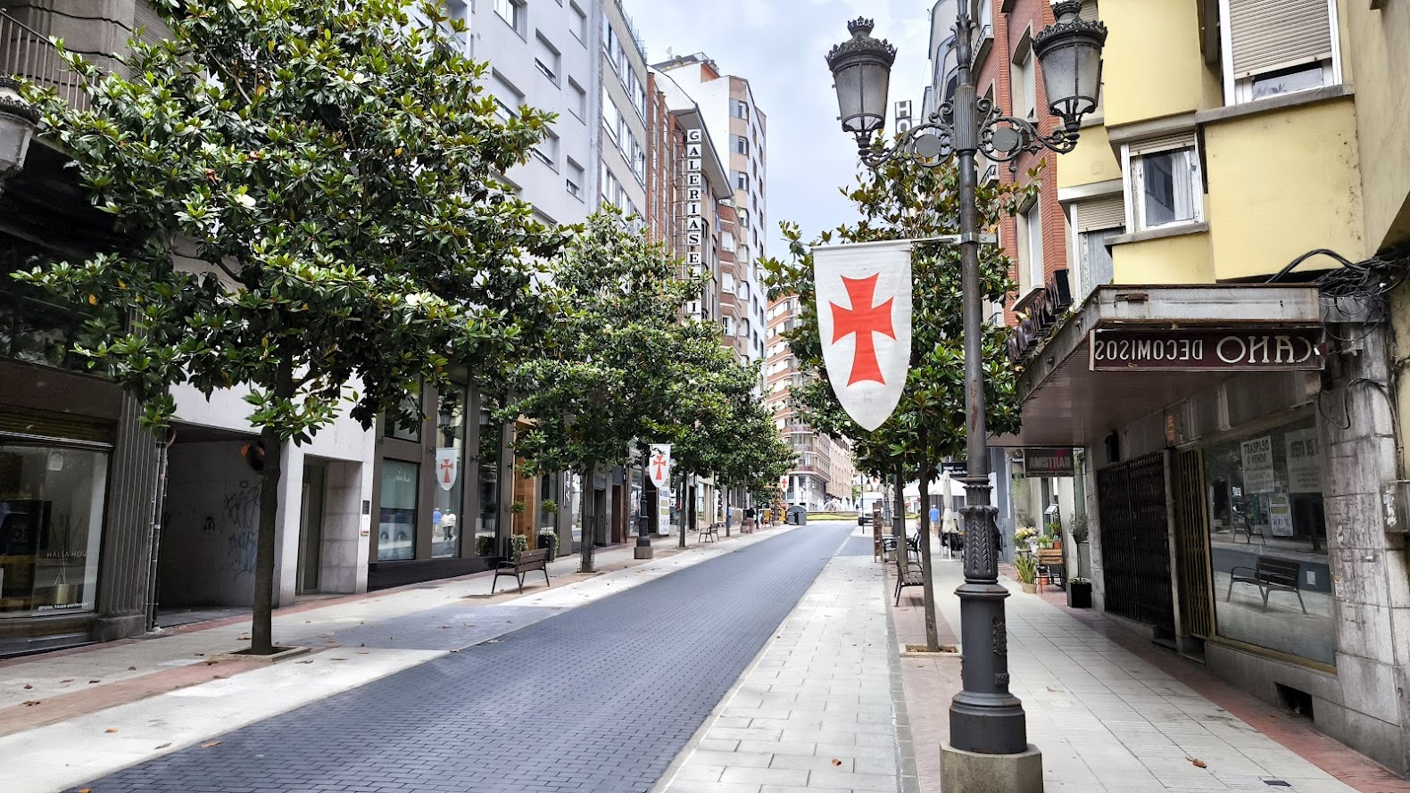 avenida de la puebla medieval