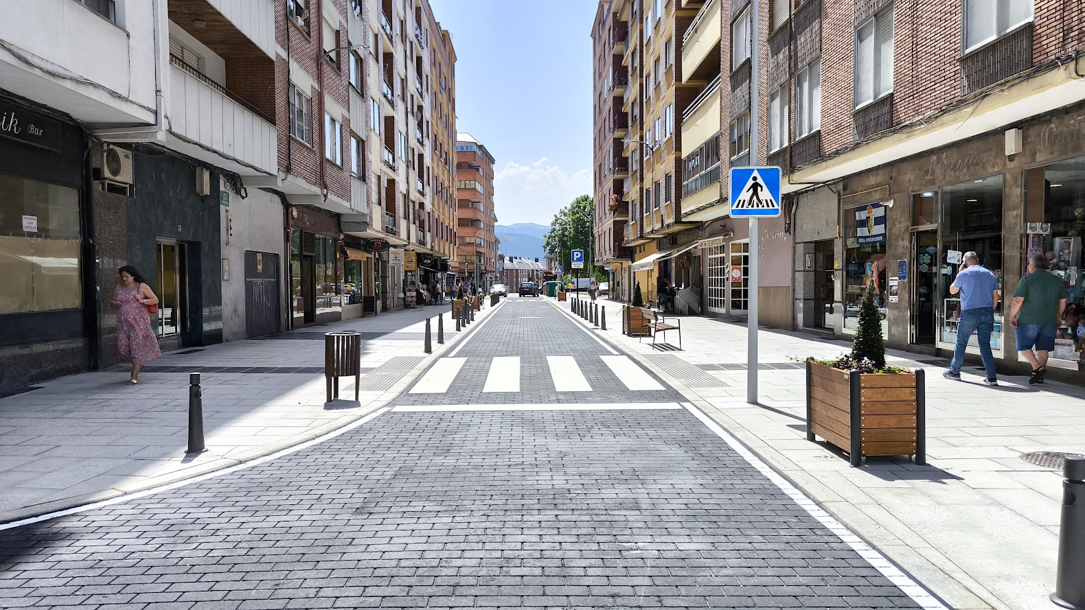 Las obras de la calle Obispo Osmundo y el entorno del Teatro Bérgidum de Ponferrada se inauguran tras cinco meses de trabajos 3 Las obras de la calle Obispo Osmundo y el entorno del Teatro Bérgidum de Ponferrada se inauguran tras cinco meses de trabajos 3