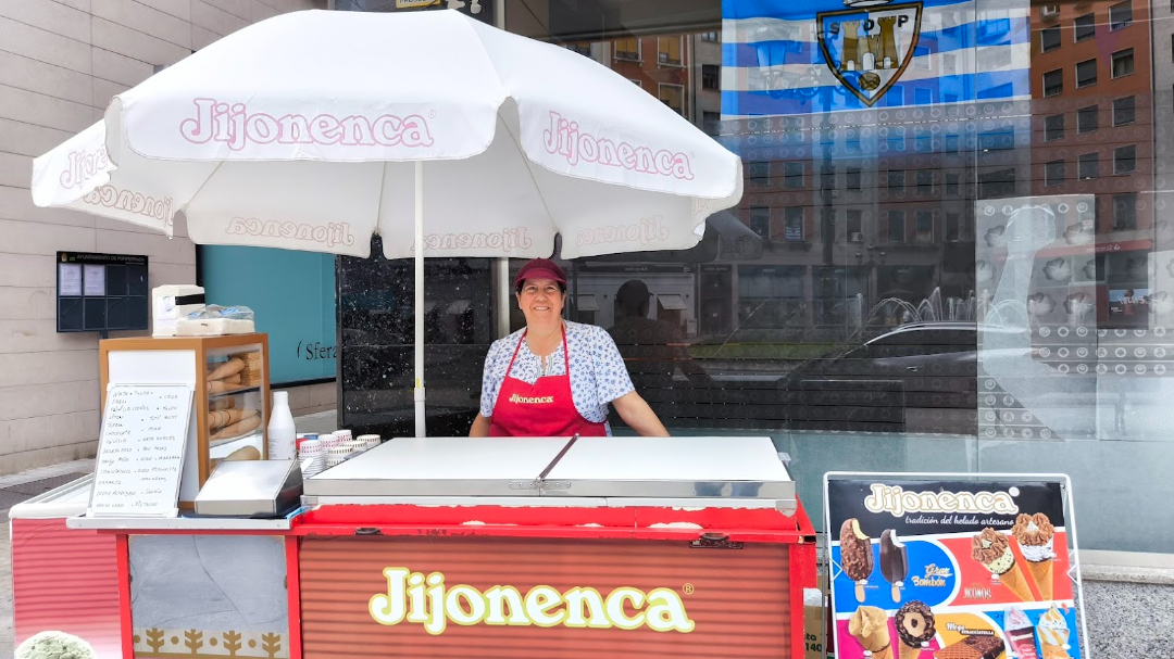 Mari Carmen Prada, casi 40 años refrescando los veranos de Ponferrada con sus helados 1
