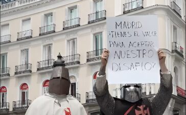 Dos caballeros templarios desembarcan en Madrid para promocionar la Noche Templaria de Ponferrada 3