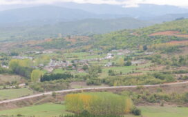 Foto de wikipedia de tombrio de arriba