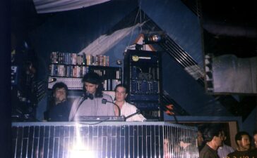 foto de los djs santi, petro y roberto