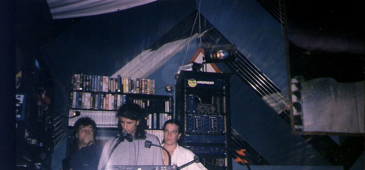 foto de los djs santi, petro y roberto