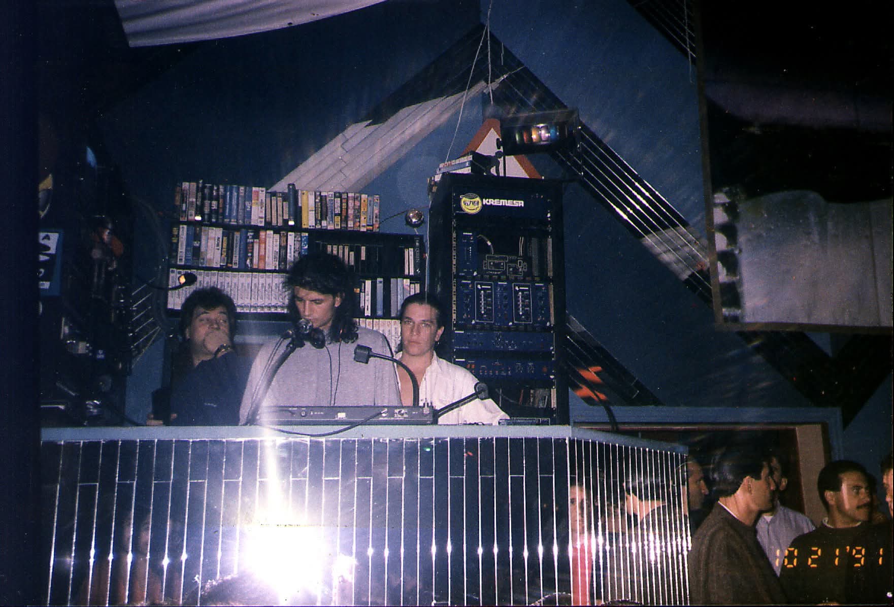 foto de los djs santi, petro y roberto