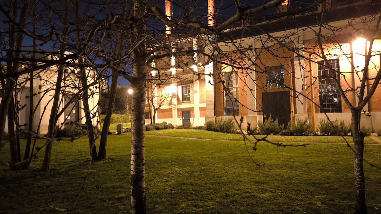 la fabrica de luz de noche